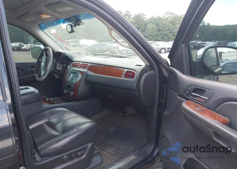 2008 Chevrolet Suburban 1500 Ltz z USA, uszkodzony, nr VIN 3GNFC160X8G124452